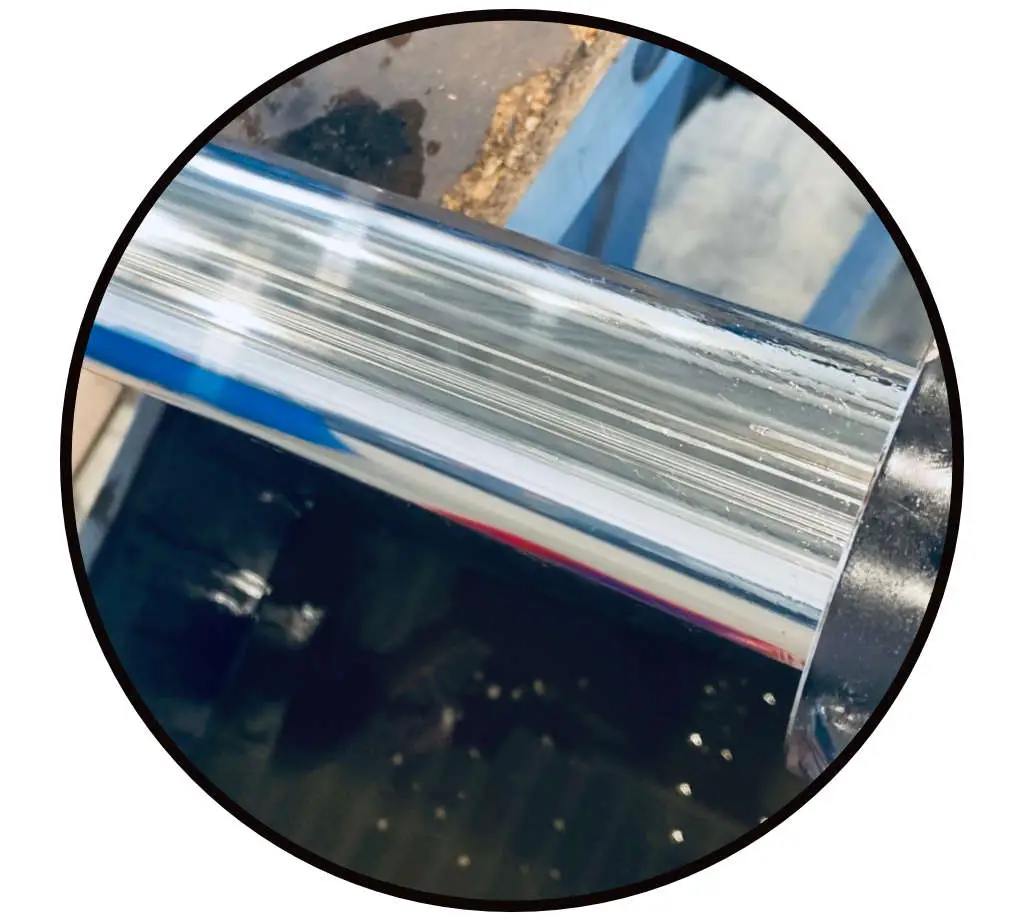 Hydraulikzylinder Kolbenstange mit Kratzer und Beschädigung