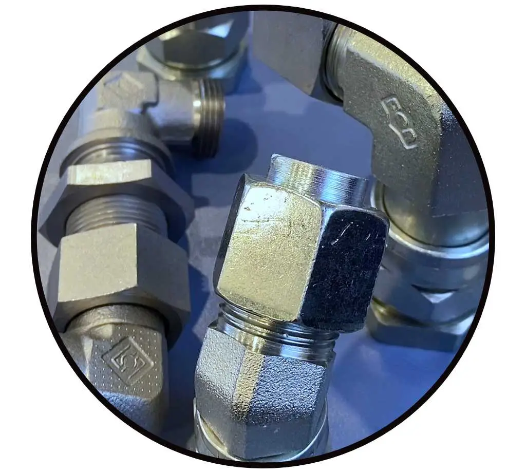 Hydraulikadapter Winkel und Schott mit Kontermutter