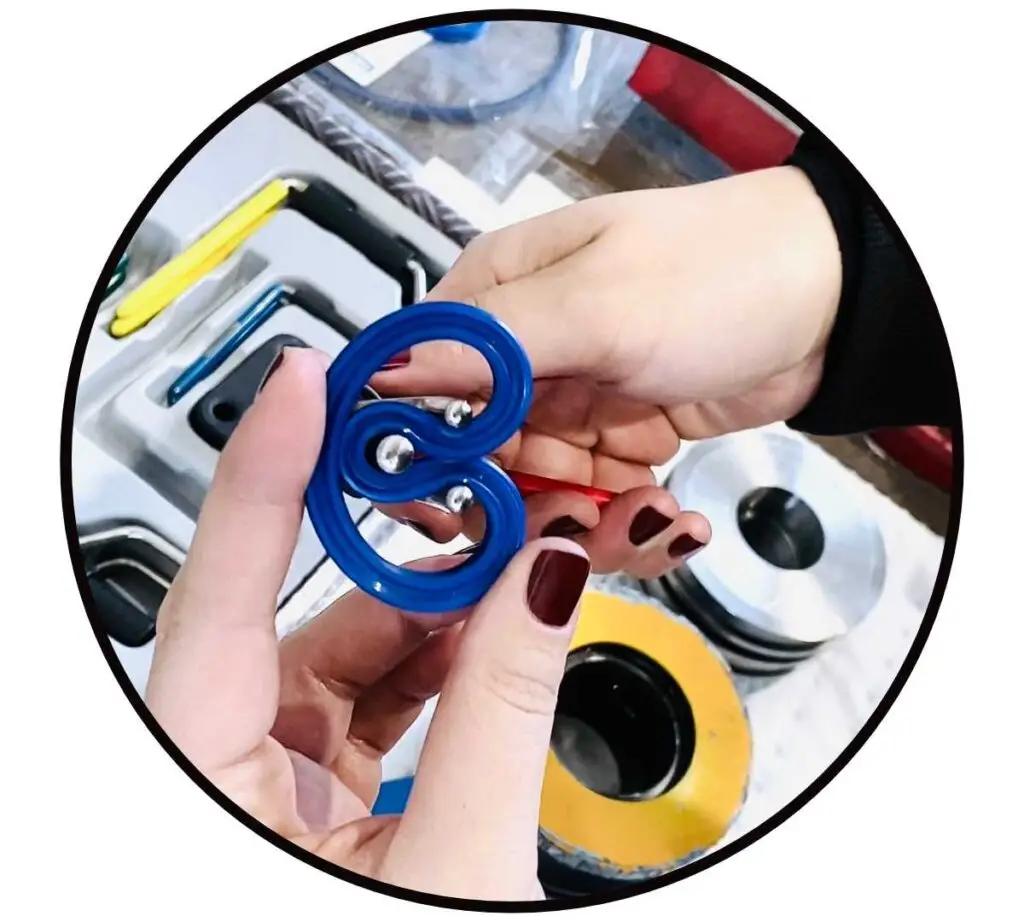 Der Seal Twistor spannt die Stangendichtung zusammen für ein professionelles Hydraulikzylinder abdichten